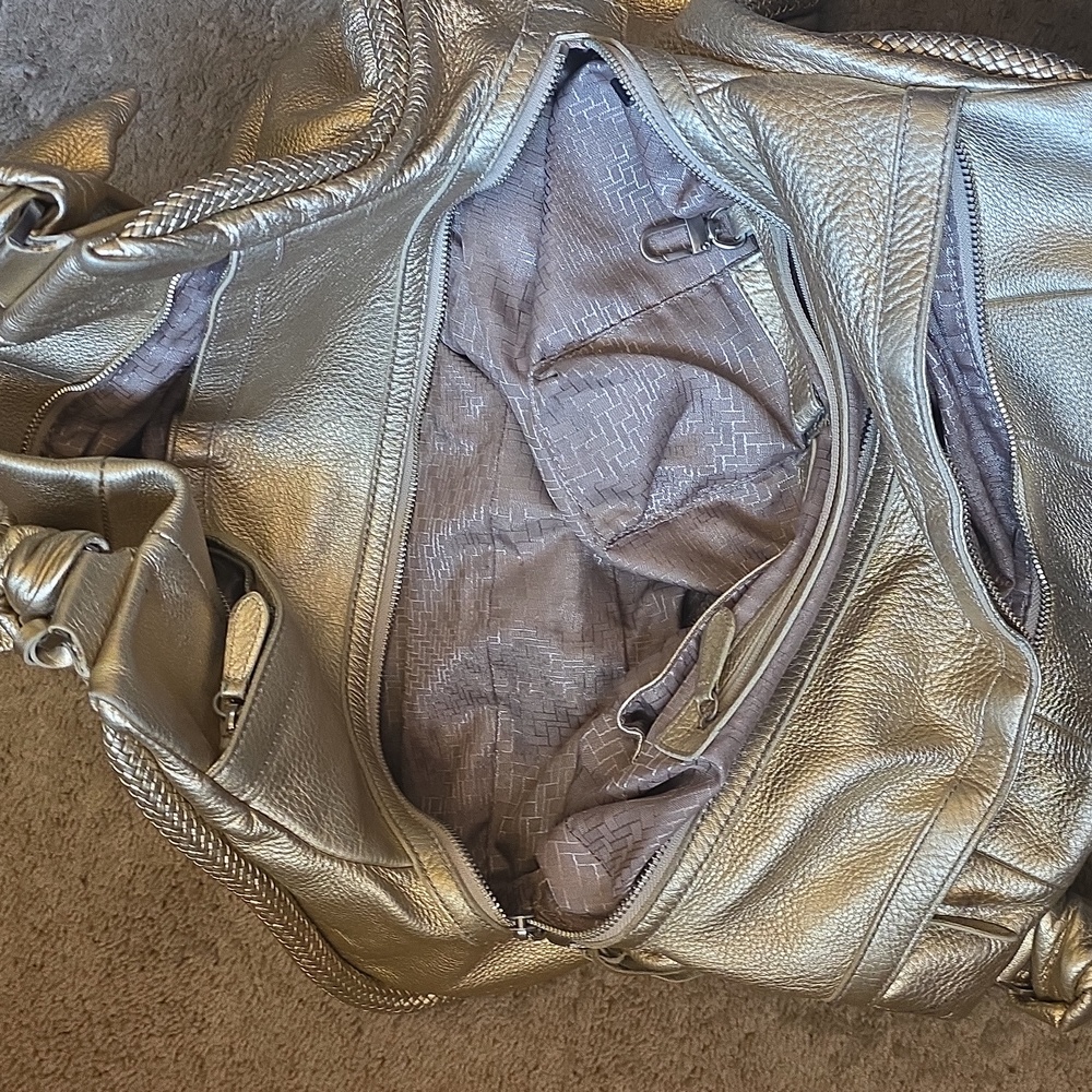 Gold Metallic Women’s Shoulder Bag - Picture 2 of 5